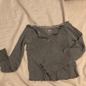 Grey cropped shirt